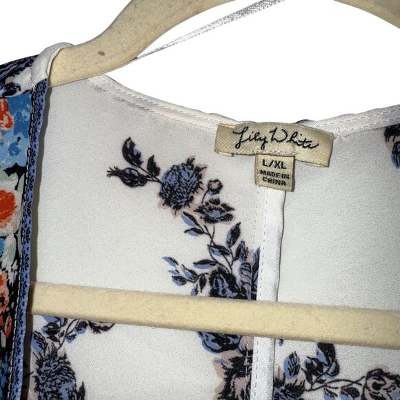 Lily White Floral Kimono Robe L/XL - Lightweight & Comfortable - Picture 3 of 7